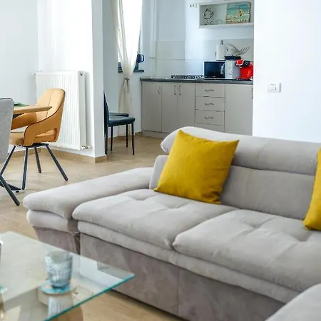 Infinity Apartment *